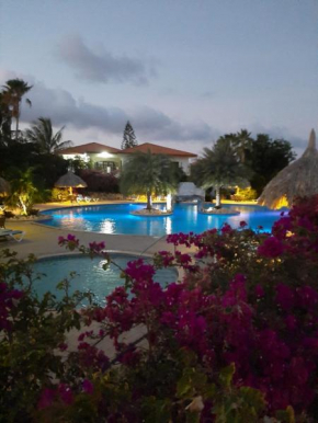 Toekan op Seru Coral Resort